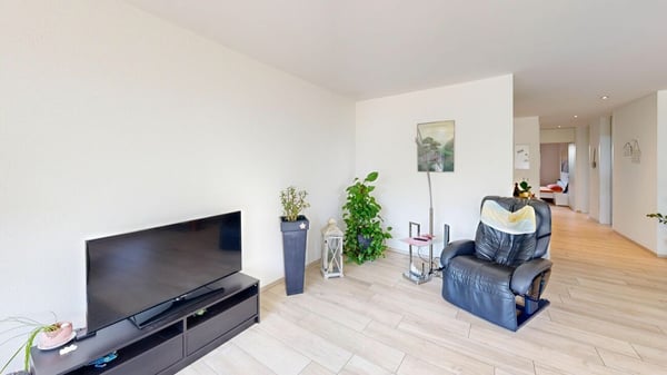 3.5-Zimmer-Gartenwohnung mit exklusivem 245 m² Garten und gedeckter Terrasse 7