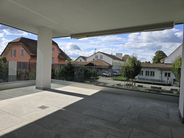 Helle, moderne Wohnung mit besten Verkehrsanbindungen 3