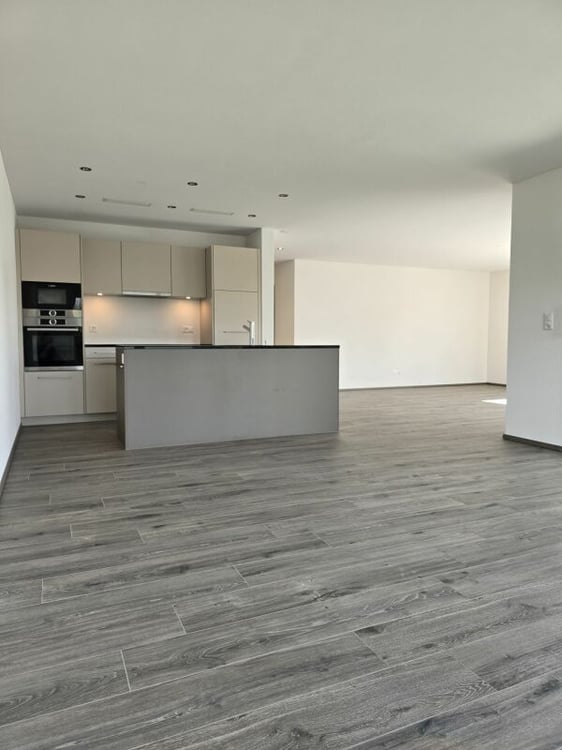 Helle, moderne Wohnung mit besten Verkehrsanbindungen 4