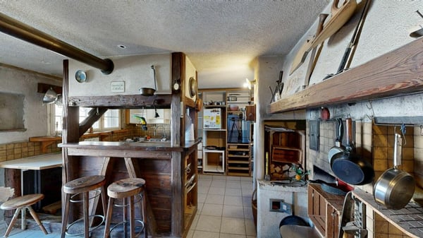 Einzigartiges Liebhaberobjekt mit grosszügiger Garage / Werkstatt 10