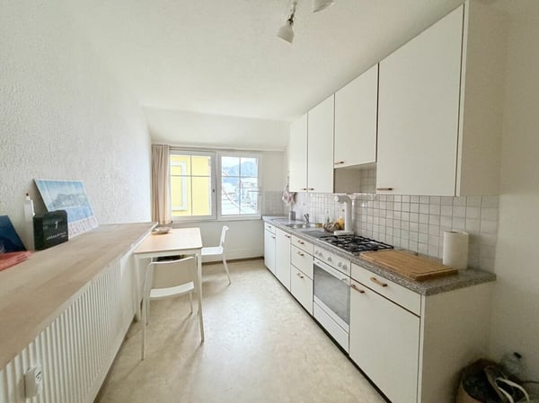 Helle 1-Zimmer-Dachgeschosswohnung im Herzen von Thun 2