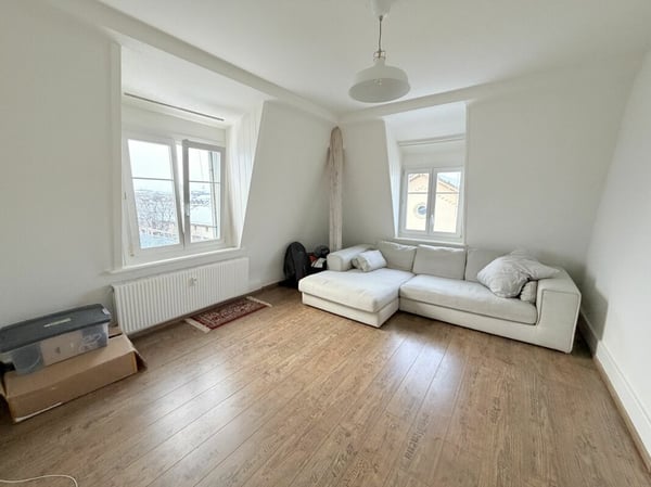 Helle 1-Zimmer-Dachgeschosswohnung im Herzen von Thun 3