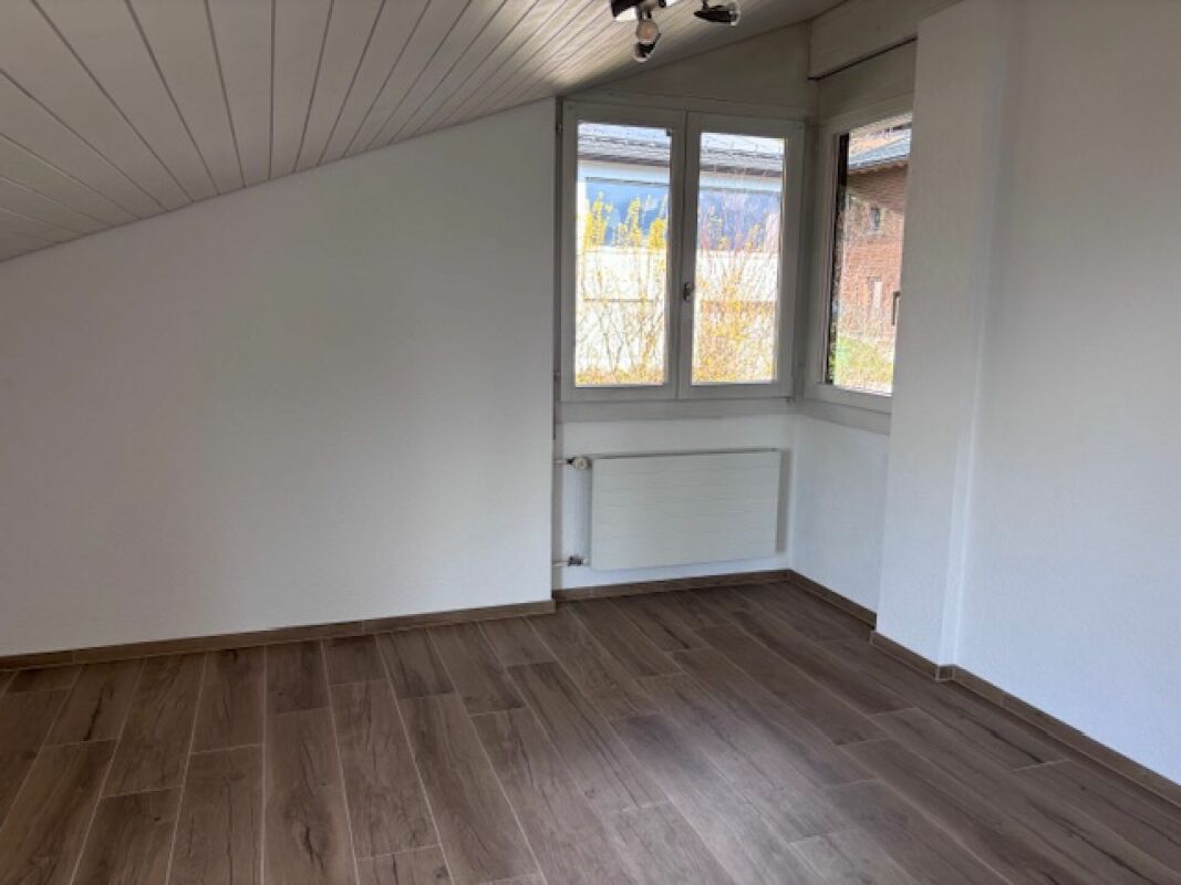 Top 4.5-Zimmer-Dachwohnung mit traumhafter Aussicht in Gunten
