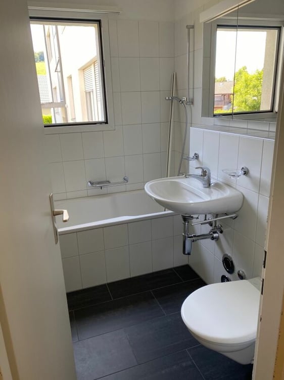 Grosszügige 3.5-Zimmerwohnung mit Balkon an zentraler Lage zu vermieten 7