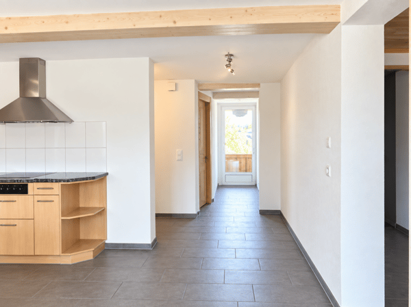 4.5-Zimmerwohnung auf dem Land mit grossem Balkon zu Vermieten 4