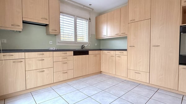 Gepflegtes, freistehendes Einfamilienhaus in ruhigem Quartier 13