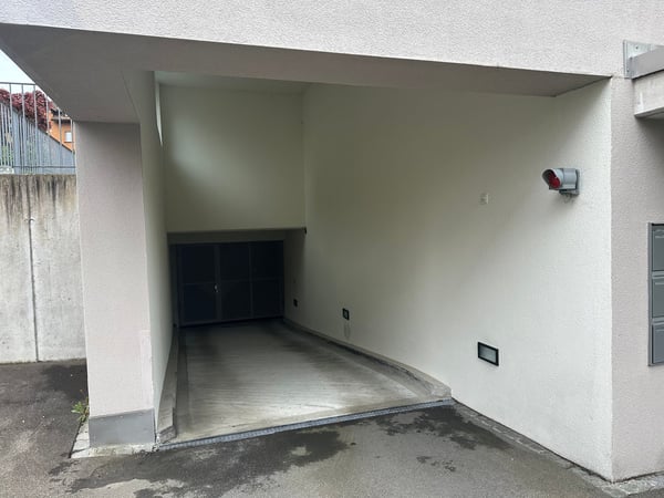 Einstellhallenplatz zu vermieten 4