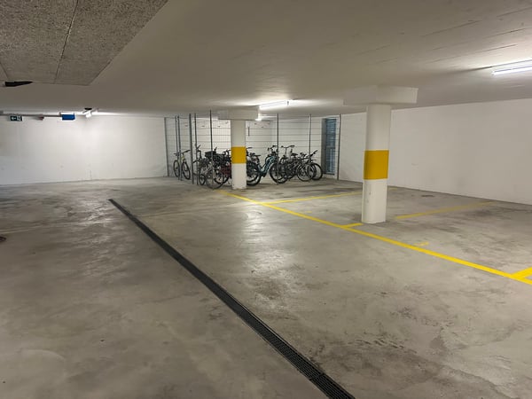 Einstellhallenplatz zu vermieten 3