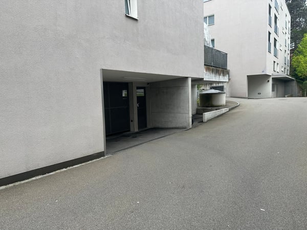 Einstellhallenplatz zu vermieten 2