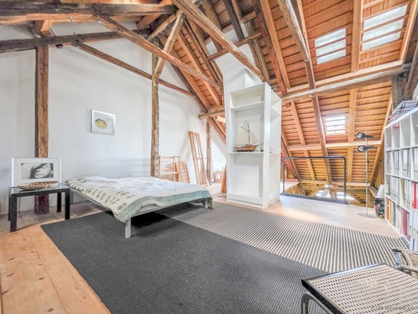 Wunderschöne grosszügige Altstadtwohnung im Herzen der Stadt 11