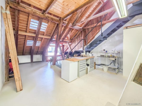 Wunderschöne grosszügige Altstadtwohnung im Herzen der Stadt 8