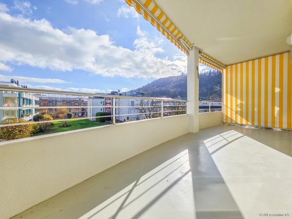 Komfortable 1.5 Zimmer-Wohnung mit sonnigem Balkon-zentral gelegen 2