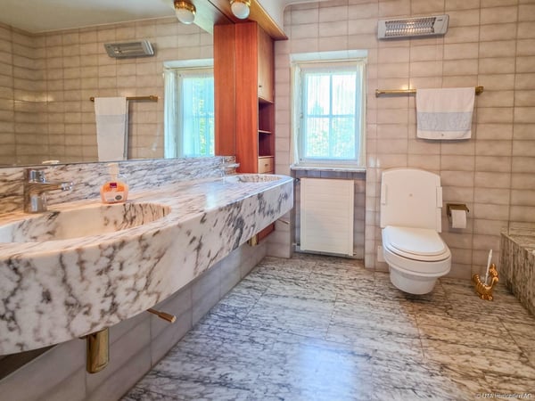 Privates Wohnparadies mit Pool an begehrter Lage 10