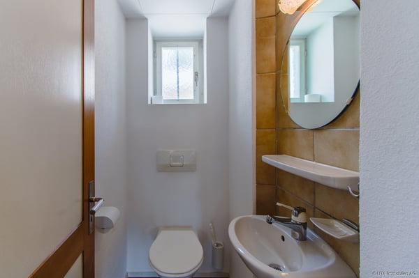 Zweifamilienhaus an zentraler Lage mit attraktivem Umbaupotenzial 7