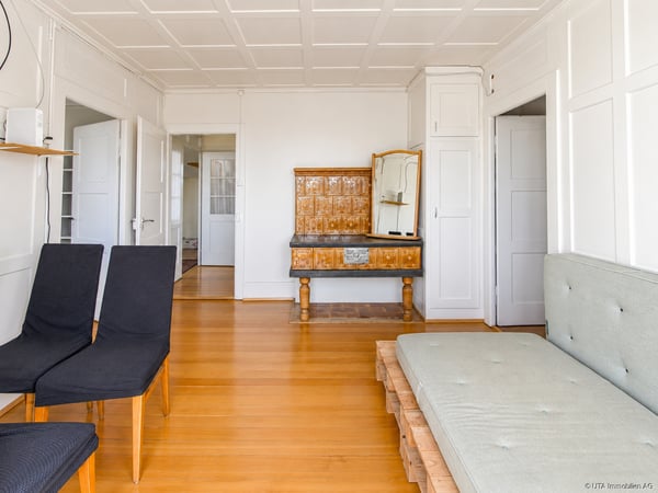 Zweifamilienhaus an zentraler Lage mit attraktivem Umbaupotenzial 11