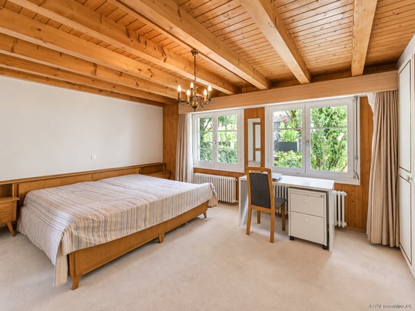 Zweifamilienhaus an zentraler Lage mit attraktivem Umbaupotenzial 5