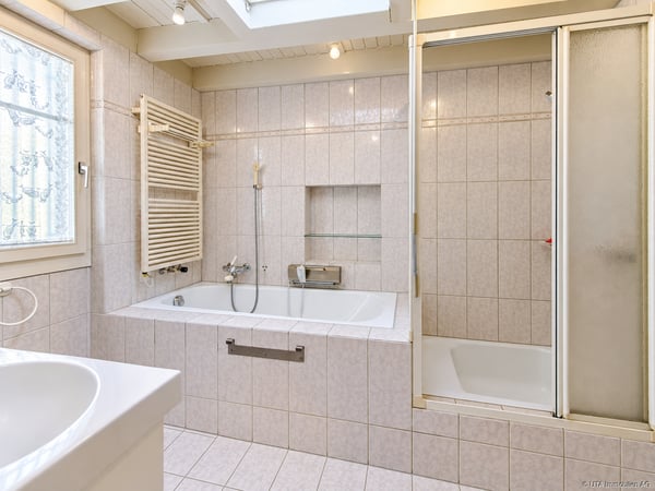 Zweifamilienhaus an zentraler Lage mit attraktivem Umbaupotenzial 7