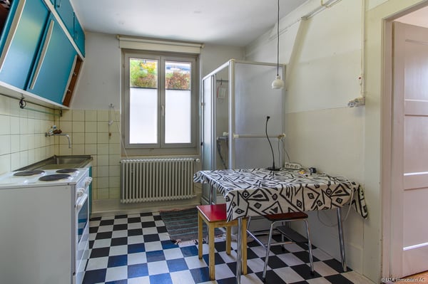 Zweifamilienhaus an zentraler Lage mit attraktivem Umbaupotenzial 11