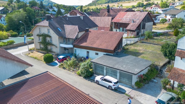 Zweifamilienhaus mit Charme und vielseitigen Nutzungsmöglichkeiten
