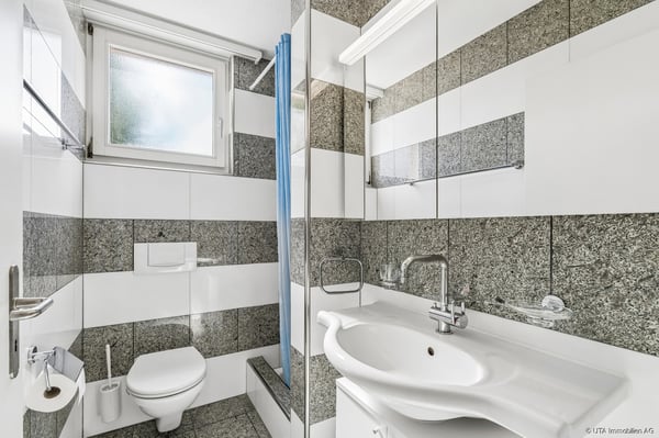grosszügige 3.5-Zimmerwohnung in kleinem Mehrfamilienhaus 9