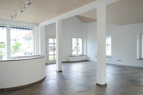 GROSSZÜGIGER GEWERBERAUM IM HERZEN VON FISLISBACH 2