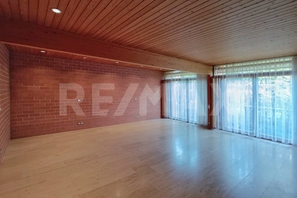 Einfamilienhaus im Bungalow-Stil mit Wellness-Oase und grossem Garten 8