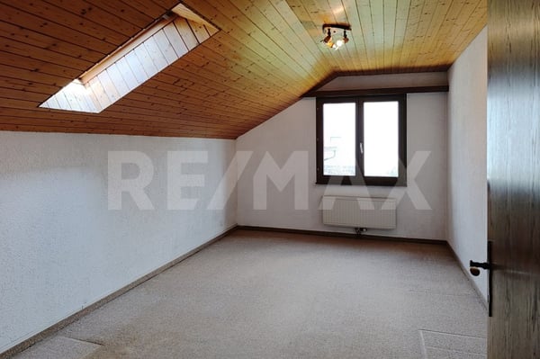 Einfamilienhaus mit grossem Potenzial an gut erschlossener Lage 8