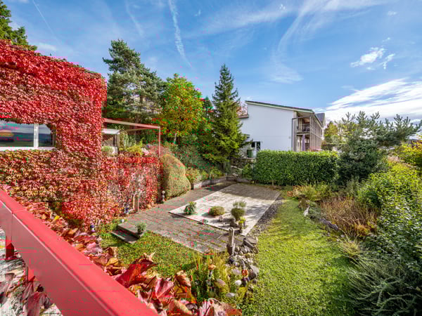 Freistehendes 1.5 Zimmer EFH mit schöner Aussicht 7