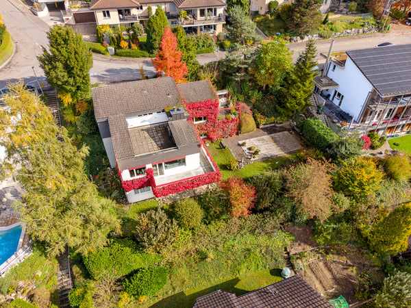 Freistehendes 1.5 Zimmer EFH mit schöner Aussicht 2