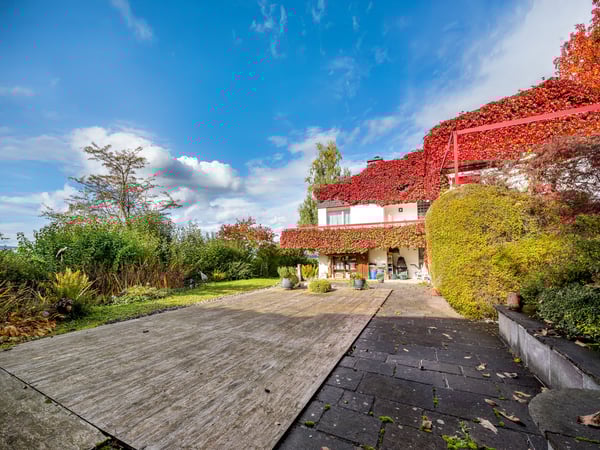 Freistehendes 1.5 Zimmer EFH mit schöner Aussicht 8
