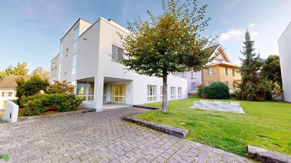 Idealer Business-Standort mit hoher Sichtbarkeit 13