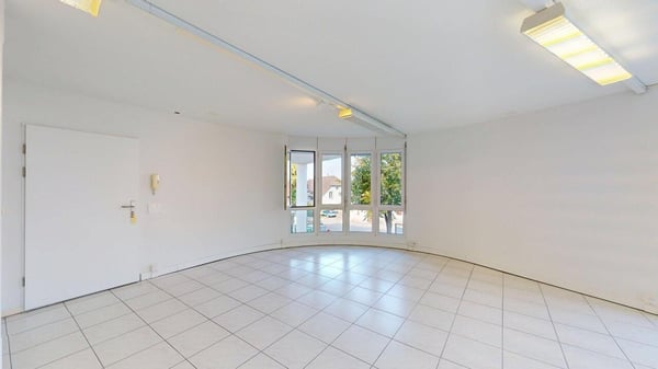 Idealer Business-Standort mit hoher Sichtbarkeit 11