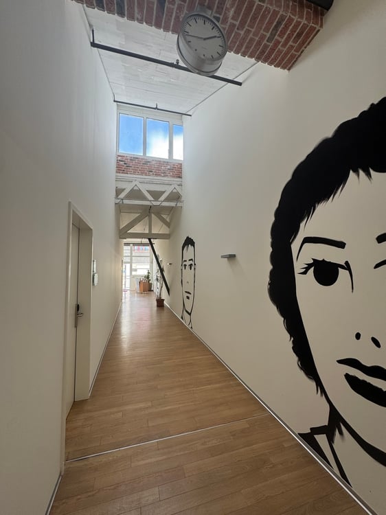 Helle und grosszügige LOFT- Büro- oder Gewerberäume 2