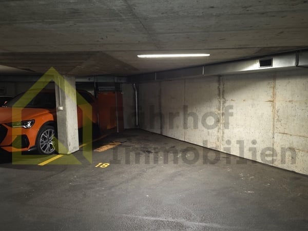 Einstellhallenplatz für Motorräder oder Kleinwagen (max. Länge 2m) 6