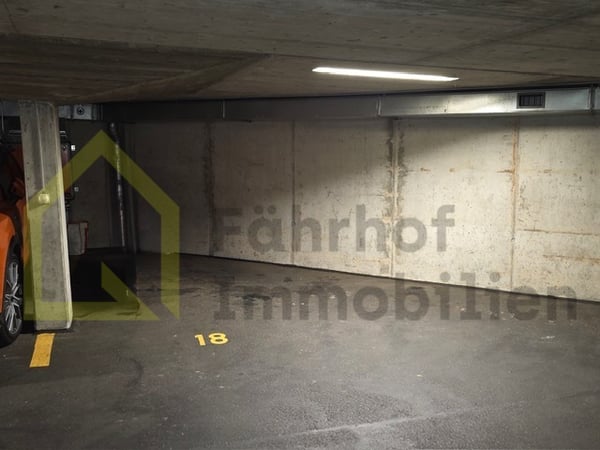 Einstellhallenplatz für Motorräder oder Kleinwagen (max. Länge 2m) 3