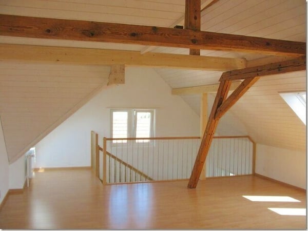 Helle 5.5-Zi. Maisonette-Attikawohnung mit Terrasse und Gartenanteil 2
