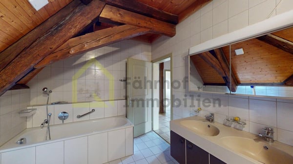 Grosse Maisonette-Wohnung mit Schlossfeeling 7