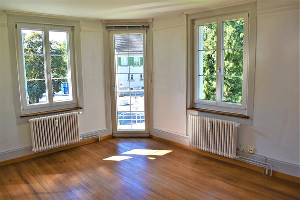 Kleine renovierte 4 Zimmerwohnung in 3 Familienhaus 5