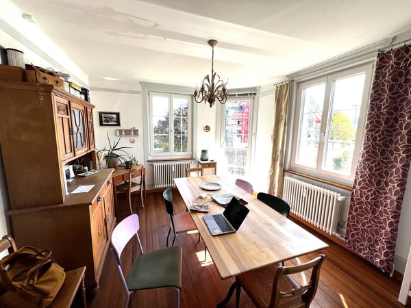 Kleine renovierte 4 Zimmerwohnung in 3 Familienhaus 2