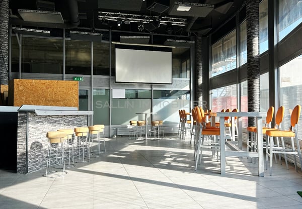 Surface commerciale avec vitrines d'env. 250 m² en duplex 2