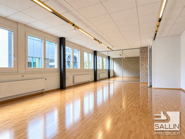 Surface administrative d'env. 270 m²  avec 3 pl. ext. et 2 pl. int. 3