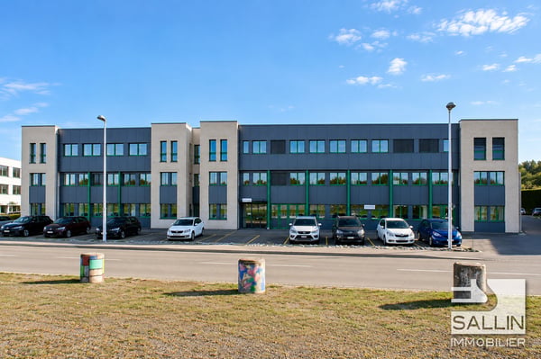 Surface administrative d'env. 270 m²  avec 3 pl. ext. et 2 pl. int. 1