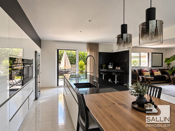 Propriété de haut standing avec piscine et appartement de 2½ pièces 3