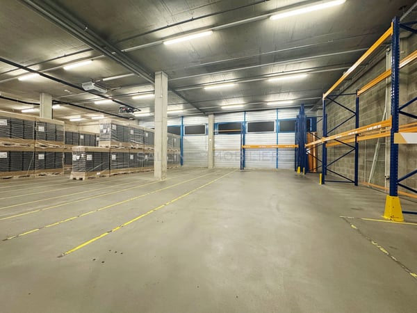 Entrepôt/Halle d'env. 620 m², quai de chargement avec rampe élévatrice 4