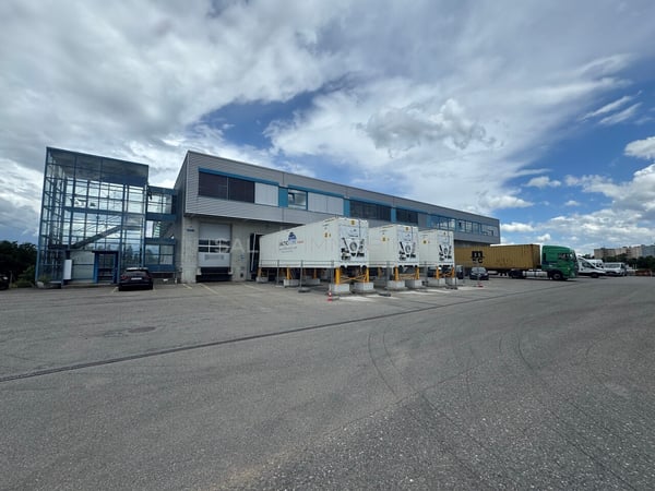 Entrepôt/Halle d'env. 620 m², quai de chargement avec rampe élévatrice 1