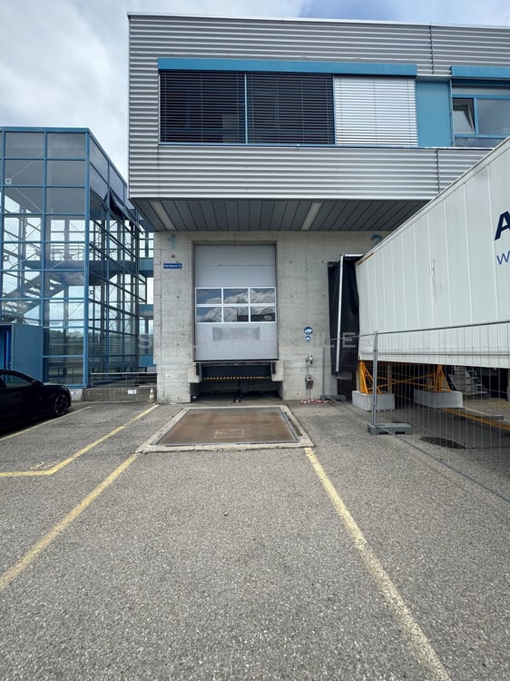 Entrepôt/Halle d'env. 620 m², quai de chargement avec rampe élévatrice 11