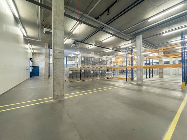 Entrepôt/Halle d'env. 620 m², quai de chargement avec rampe élévatrice 3