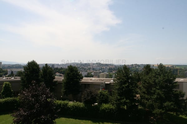 VILLA TRIPLEX CONTIGUE DANS LE QUARTIER DU SCHOENBERG 6