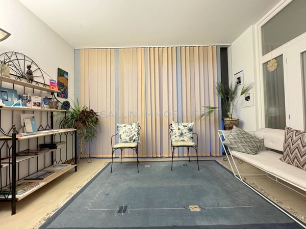 Belle et lumineuse surface administrative au 1ème étage avec pl. int. 8