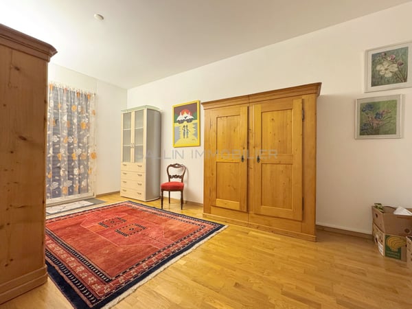 Belle et lumineuse surface administrative au 1ème étage avec pl. int. 6